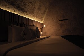 Premium Room | 1 bedroom, premium bedding, down comforters, Select Comfort beds