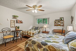 Desk, iron/ironing board, travel cot, WiFi