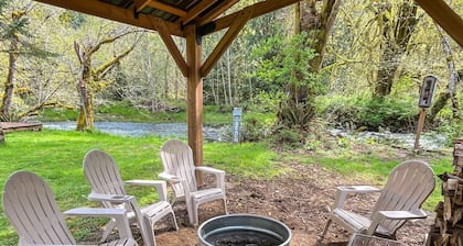 Cozy Winter Getaway w/ Sauna and BBQ