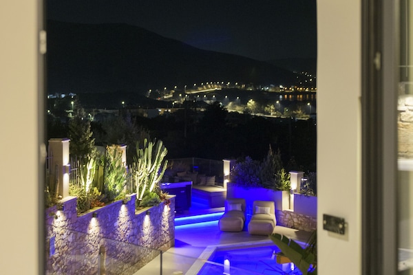 Deluxe Studio Suite, 1 Queen Bed, Partial Sea View, Poolside | View from room