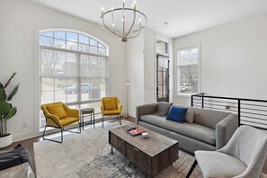 TV, offices - West End Oasis • Modern Rooftop Views (Nashville)