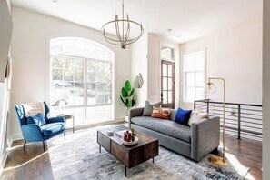 TV, offices - 2 West End Homes • Patios • Perfect Group Stay (Nashville)