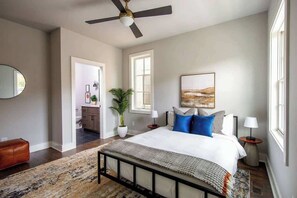 4 Schlafzimmer, Bügeleisen/Bügelbrett, Reisekinderbett, WLAN