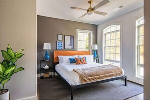 4 quartos, ferros/tábuas de passar roupa, berço de viagem, Wi-Fi