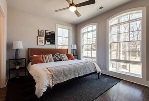 4 soverom, strykejern/-brett, reiseseng for barn og wi-fi