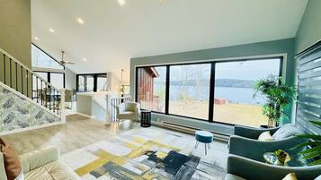 智能电视、桌上足球、书