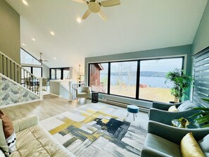 Smart TV, foosball, books - Serenity at Lake Joseph | Lakefront•Hot Tub•Ski (Forestburgh)