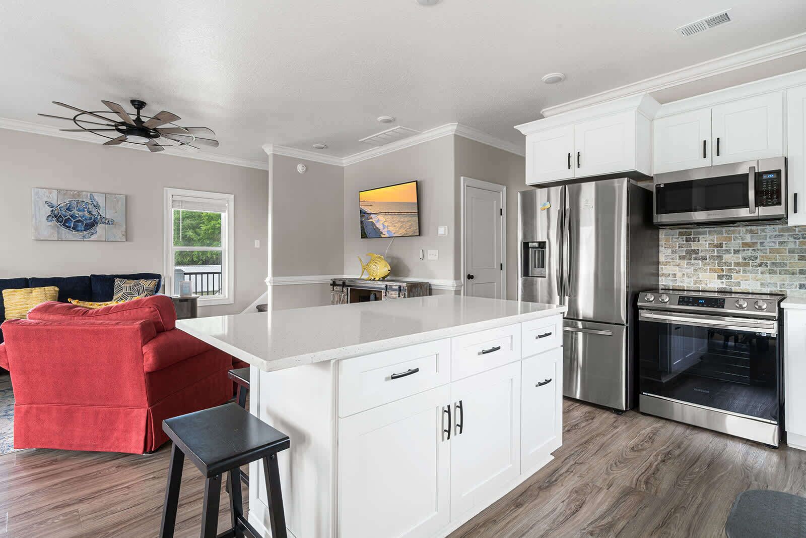 冰箱、微波炉、烤箱、炉灶