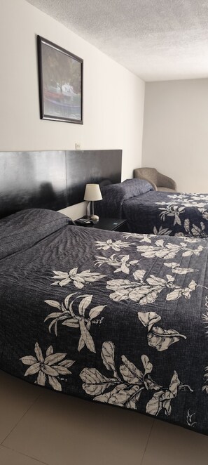 Kamar Double, akses difabel, microwave | Didekorasi berbeda-beda dan dilengkapi dengan perabotan berbeda-beda