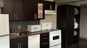 Suite | Private kitchen | Microwave