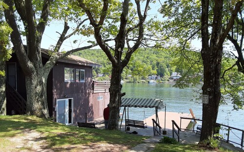 Welcome to The Lake House at Historic Harvey's Lake