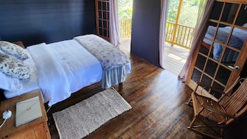 4 makuuhuonetta, tallelokero huoneessa, Wi-Fi, vuodevaatteet