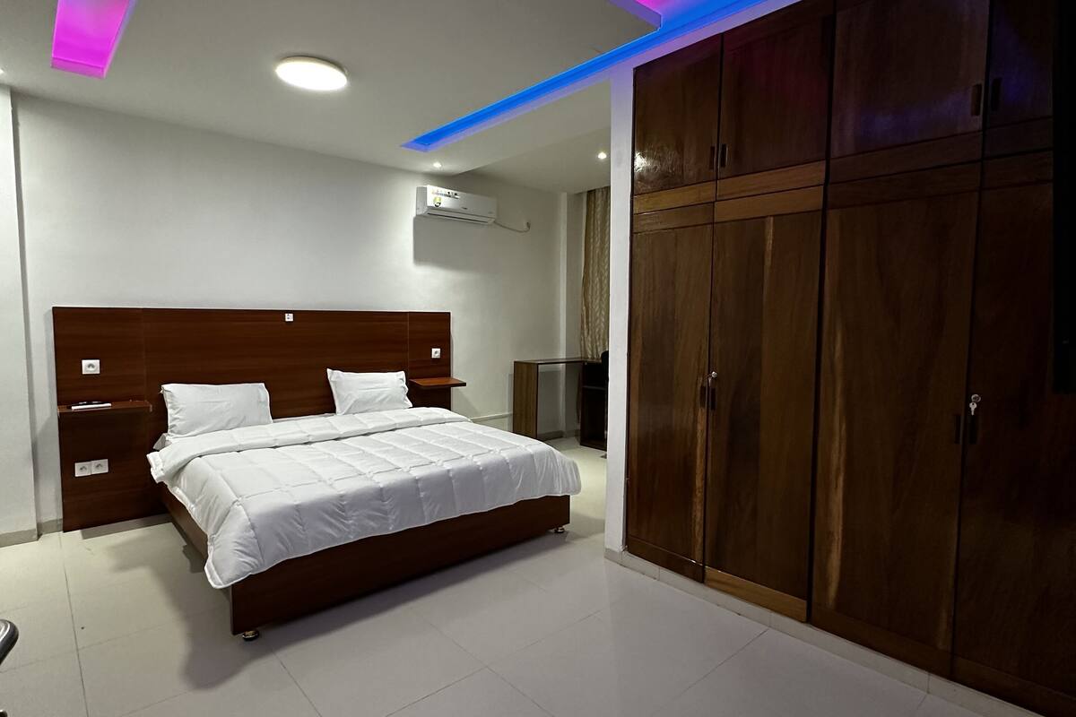 In-room safe, desk, laptop workspace, blackout drapes