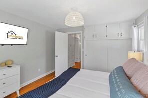 2 chambres, fer et planche à repasser, lit parapluie, Wi-Fi gratuit