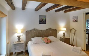 6 slaapkamers, reisbedje, gratis wifi, beddengoed