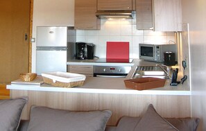 Fridge, oven, stovetop, dishwasher - La Longere Des Bories (Antonne-et-Trigonant)