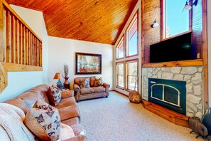 TV, fireplace - Spacious & secluded home with private hot tub, billiards, fireplaces, & deck (Lead)