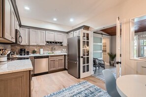 Maison, plusieurs lits (Northwood Haven) | Cuisine privée
