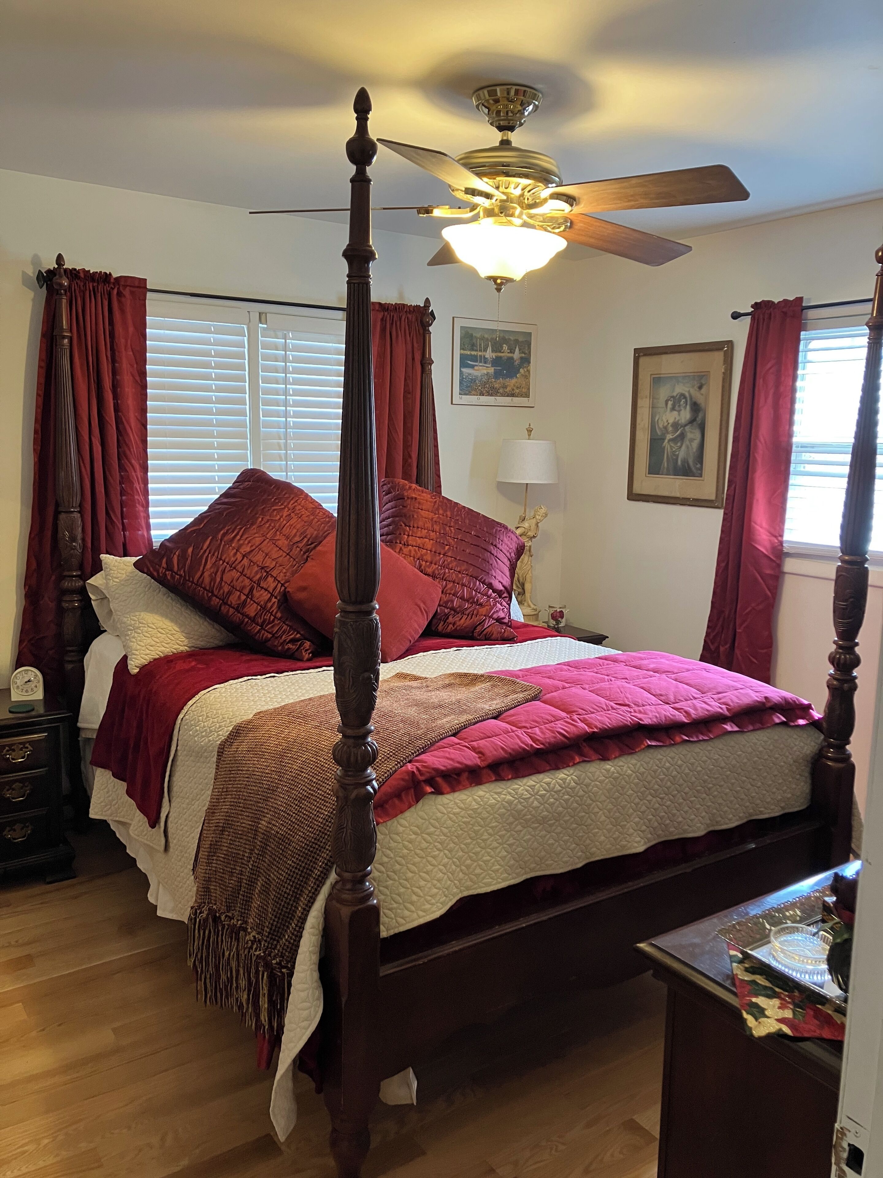 2 chambres, fer et planche à repasser, Wi-Fi gratuit, draps fournis