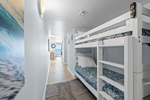 1 chambre, lit parapluie, Wi-Fi gratuit, draps fournis