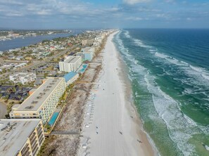 On the beach - Beachfront Views*Free Beach Chair Service*King Bed (Fort Walton Beach)
