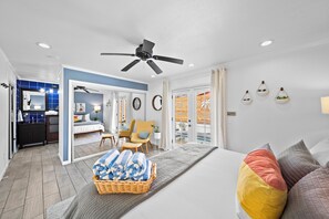 3 室のベッドルーム、デスク、アイロン / アイロン台、WiFi (無料)