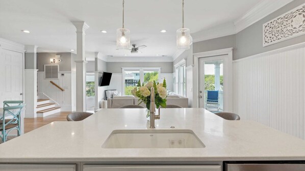 منزل (6 Bedrooms) | المنشأة من الداخل