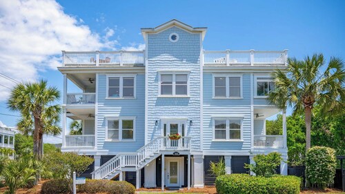 3800 Cameron Boulevard Avantstay Pool, Ocean Views, Deck