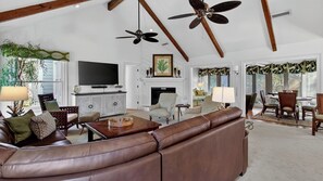 Interior - 12 Dunecrest Lane by Avantstay 2 Mins to Beach w/ Pool & BBQ (Isle of Palms)