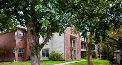 Apartments for rent during Solar Eclipse dates April 6th-9th.
