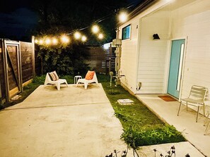 Terrace/patio - Casita Girasol – central • walkable • food • music (Austin)