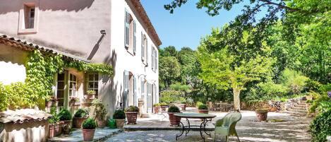 Restauration extérieure