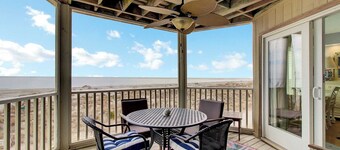 204 B Port O Call by Avantstay Beachfront Condo!