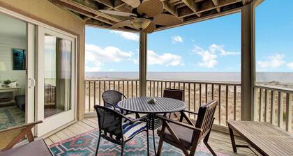 204 B Port O Call by Avantstay Beachfront Condo!