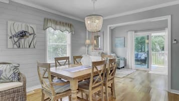 House (4 Bedrooms) | Interior