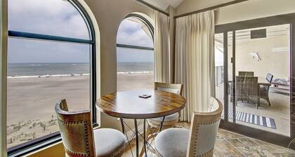519 Seascape by Avantstay Shared Pool + Views, Incredible Interior Design
