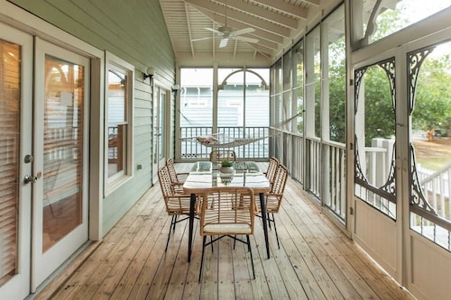 75 Grand Pavilion by Avantstay Steps From Beach + 2 Community Pools