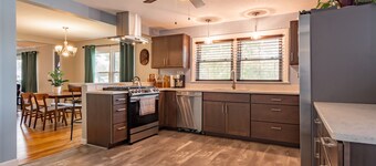 A spacious modern elegant 3 bedroom Ranch, Whole House located in South Nashua.