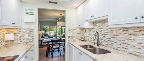 Cookware/dishes/utensils