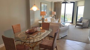 Interior - 121 D Shipwatch by Avantstay Oceanfront Villa w/ View (Isle of Palms)
