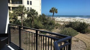 Interior - 121 D Shipwatch by Avantstay Oceanfront Villa w/ View (Isle of Palms)