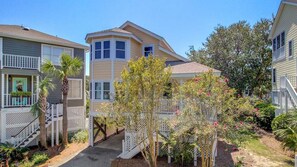 House (3 Bedrooms) | Interior - 72 Pelican Bay Avantstay Community Pool, Decks (Isle of Palms)