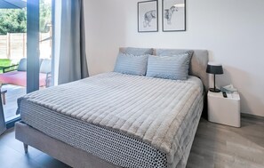 1 bedroom, free WiFi, bed sheets - Gorgeous home in Roquefort Les Pins (Roquefort Les Pins)