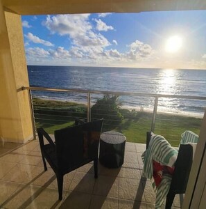 Property grounds - Happiness Comes in All Waves (Sint Maarten)