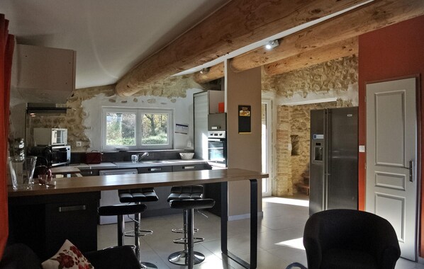 Kjøleskap, ovn, oppvaskmaskin og kaffetrakter/tekoker