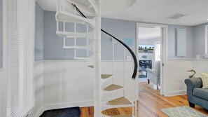 Interior - 304 E Port O Call by Avantstay Rooftop Deck Incredible Ocean & Beach Views! (Isle of Palms)
