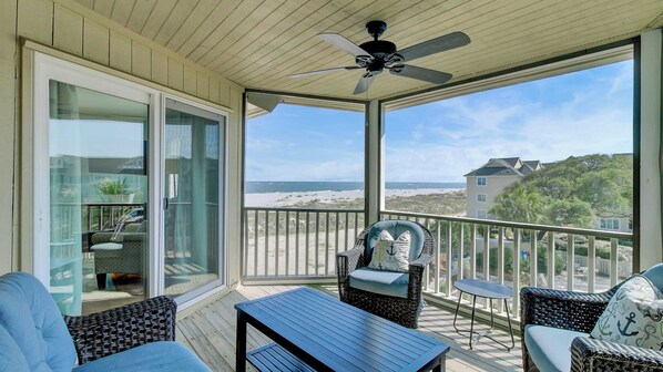 Apartment (1 Bedroom) | Interior - 304 E Port O Call by Avantstay Rooftop Deck Close to Beach! (Isle of Palms)