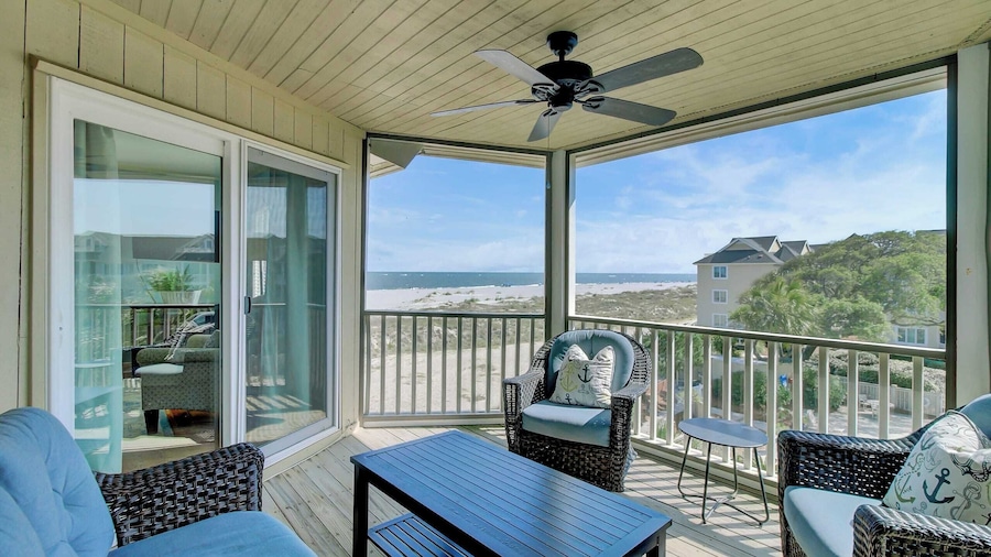 304 E Port O Call by Avantstay Rooftop Deck Close to Beach!