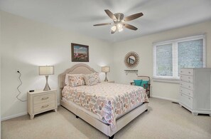 Interior - 17 Oyster Row by Avantstay Lakefront Charm (Isle of Palms)