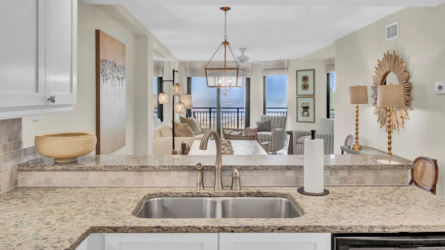 303a Shipwatch by Avantstay Ocean View, Shared Pool, Boardwalk to Beach